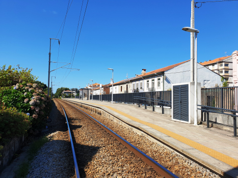 Senhora da Agonia Station