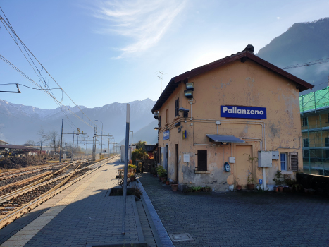 Pallanzeno Station