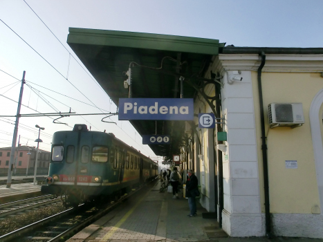 Piadena Station