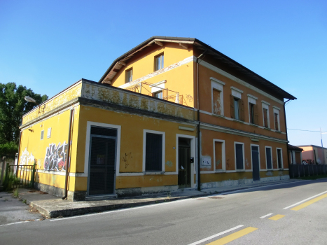 Bahnhof Pieris-Turriaco