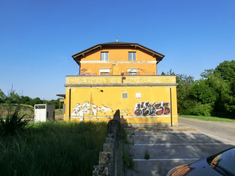 Bahnhof Pieris-Turriaco