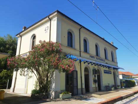 Porto Valtravaglia Station