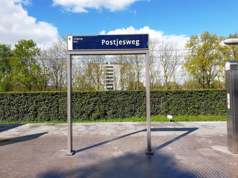 Postjesweg Metro Station