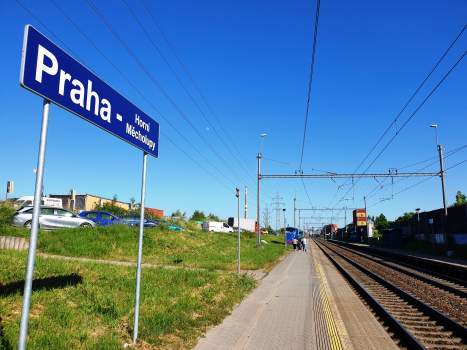 Praha-Horní Měcholupy Station