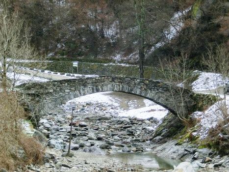 Bonom Bridge