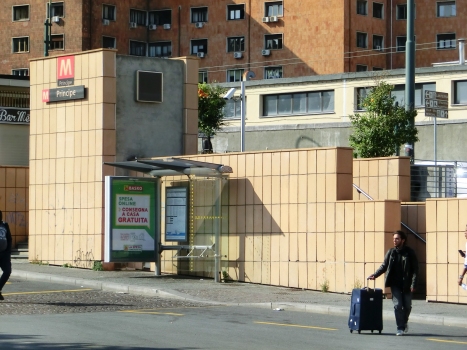 Principe Metro Station access