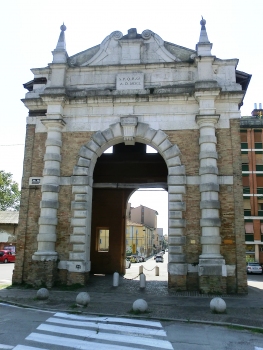 Serrata City Gate, northern side