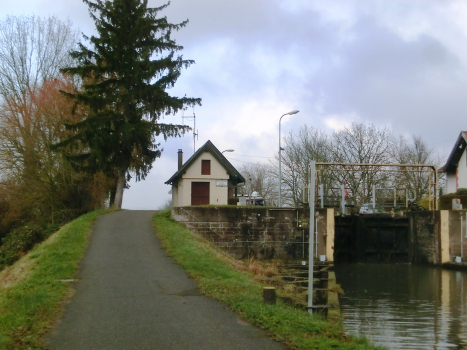 Canal de la Marne au Rhin, ecluse 47 at Vendenheim