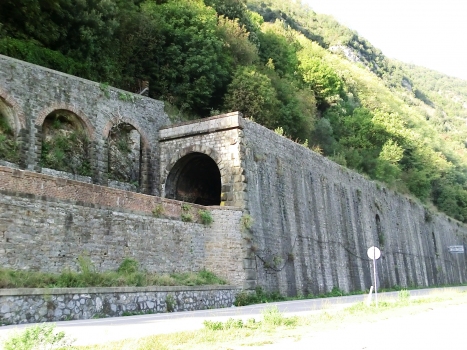 Borgo a Mozzano 1-2 Tunnel southern portal