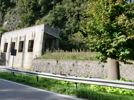 Borgo a Mozzano 3 Tunnel eastern portal