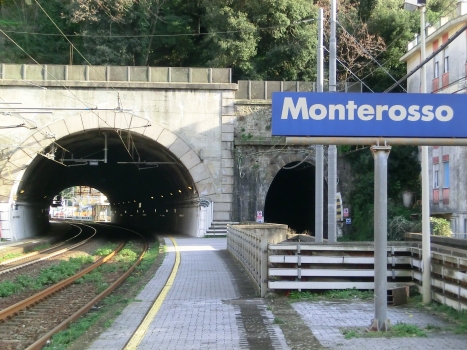 Brignello Tunnels: Brignello south Tunnel (on the right) and Brignello north Tunnel western portals in Monterosso Station