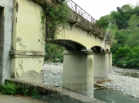 Eisenbahnbrücke über den Cervo