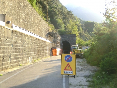 Tunnel Cinque Rivi
