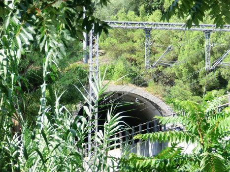 Dei Frantoi Tunnel eastern portal