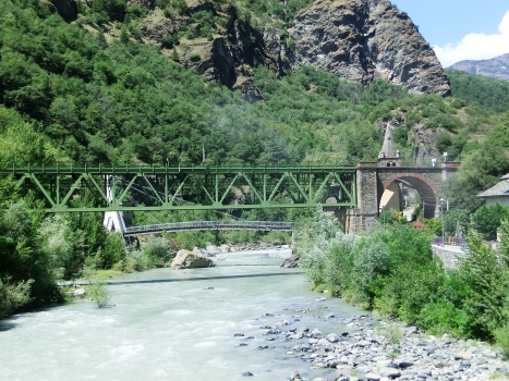 Bourg Dora Baltea Bridge and, in the back, Bourg cable-stayed footbridge