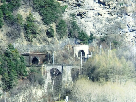 Exilles Tunnels : Exilles North Tunnel (eastbound, on the left) and Exilles South Tunnel (westbound) western portals