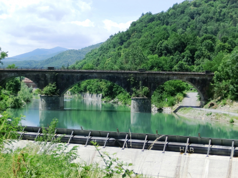 Pont ferroviaire de Nucetto (sud)