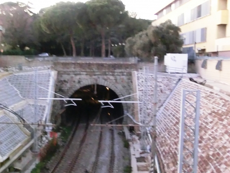 Il Pellegrino Tunnel eastern portal