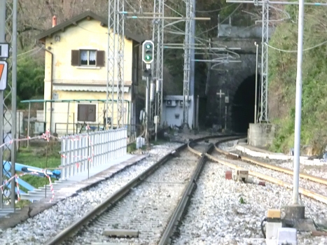 Pino Tunnel southern portal