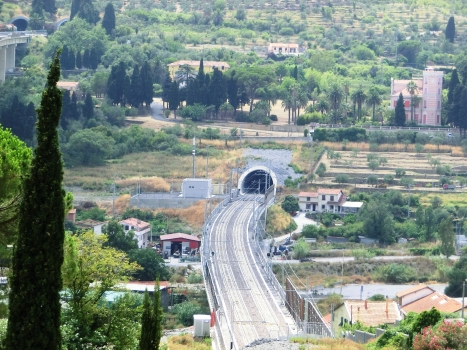 Poggi-Terrabianca Tunnel eastern portal and Prino bridge