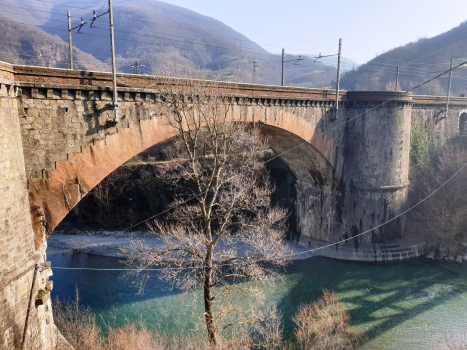 Eisenbahnbrücke Prarolo