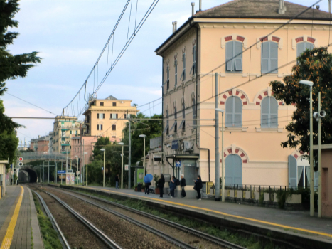 Genova Quinto al Mare Station and, in the background, Quinto Tunnel western portal