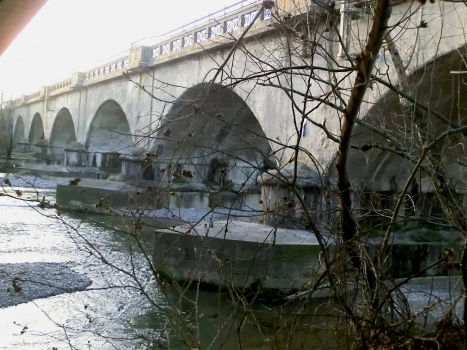 Eisenbahnbrücke über den Serio