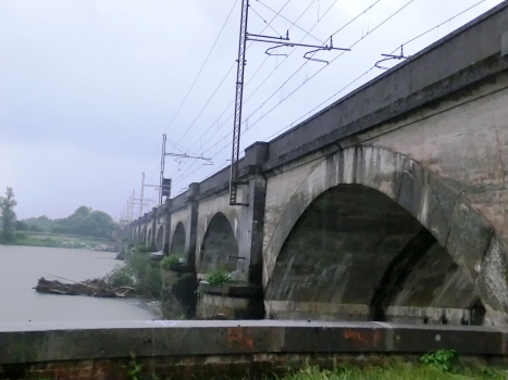 Eisenbahnbrücke über die Sesia