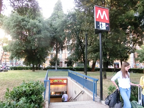 Metrobahnhof Re di Roma