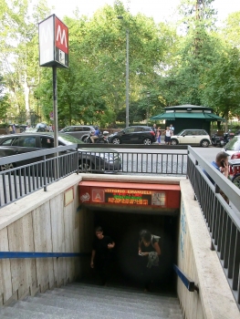 Vittorio Emanuele Metro Station, access