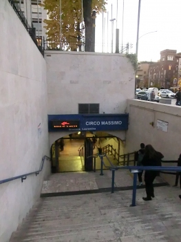 Metrobahnhof Circo Massimo