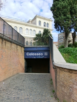 Station de métro Colosseo