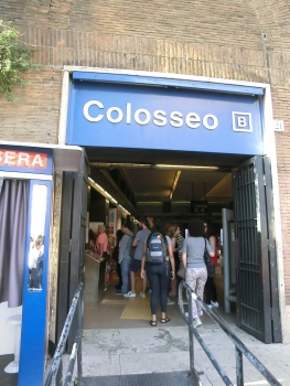 Metrobahnhof Colosseo