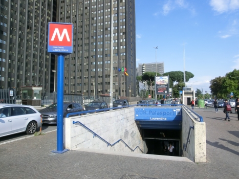 EUR Palasport Metro Station access