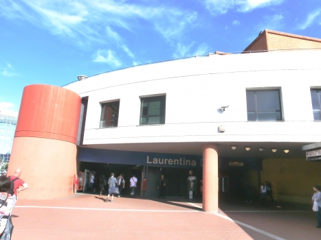 Metrobahnhof Laurentina