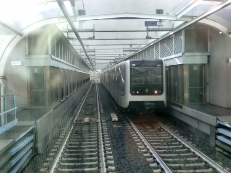 Station de métro Torre Angela