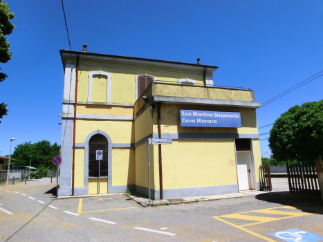 San Martino Siccomario-Cava Manara Station