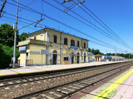 Bahnhof San Martino Siccomario-Cava Manara
