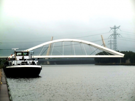 Uyllander Bridge with Muider Bridge in the background