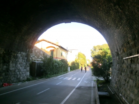 Tunnel Capo Nero
