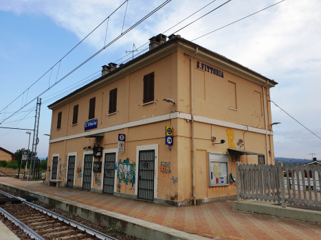 Santa Vittoria Station