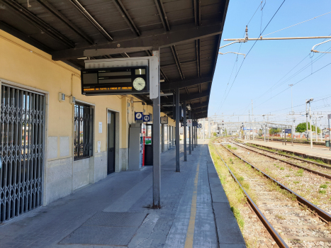 Bahnhof Santhià