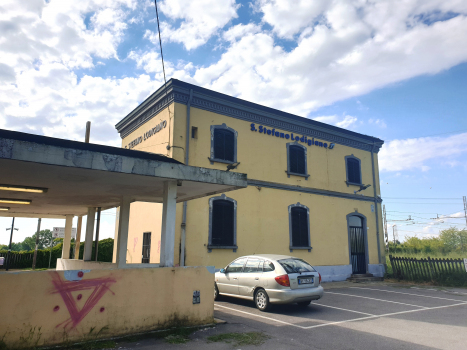 Santo Stefano Lodigiano Station