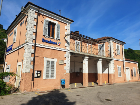 Santo Stefano Belbo Station