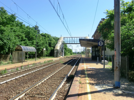 Bahnhof Sartirana