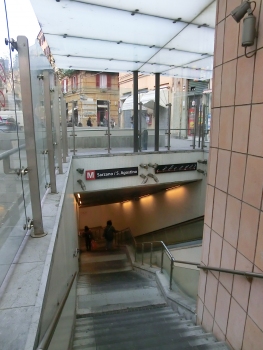 Sant'Agostino-Sarzano Metro Station, access
