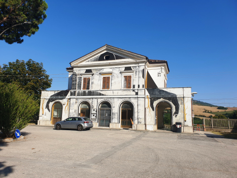 Gare de Serra San Quirico