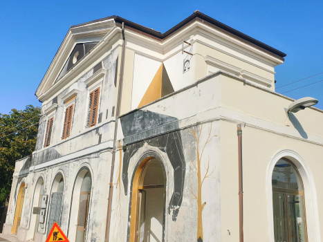 Gare de Serra San Quirico