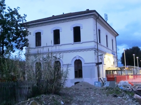 Serravalle Pistoiese Station