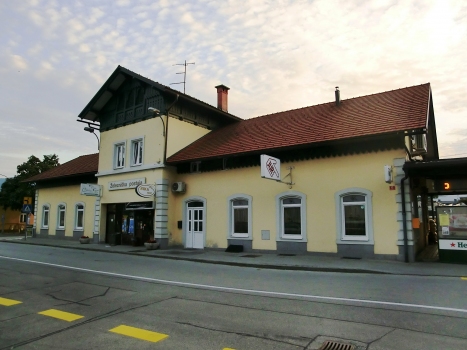 Lesce-Bled Railway Station